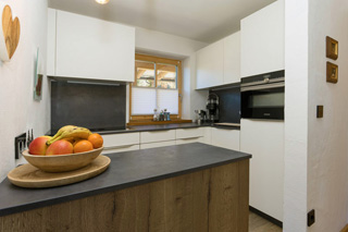 Ferienwohnungen Mitteldorf - Wohnung Mona - Küche