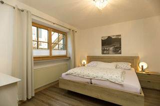 Ferienwohnungen Mitteldorf - Wohnung Mona - Schlafzimmer